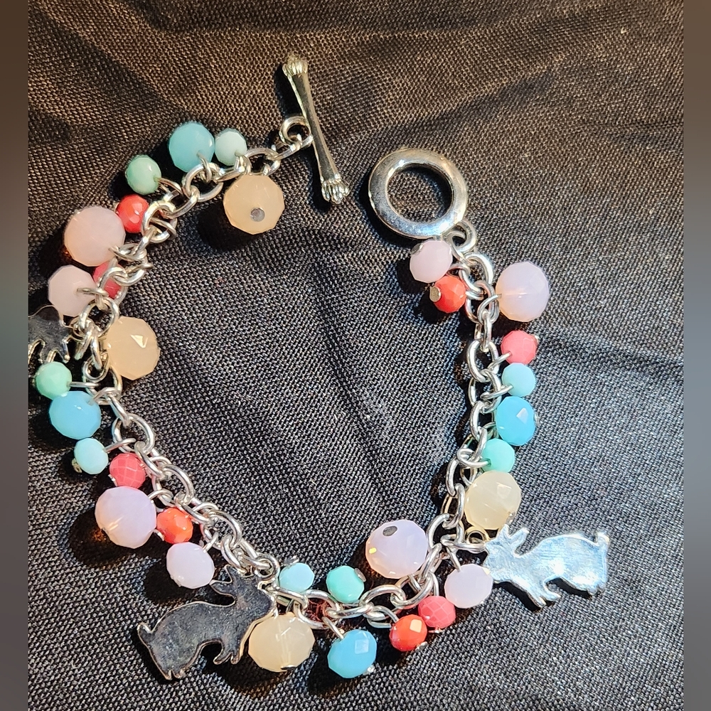 Pier 1 Easter Bunny Rabbit Beaded Charm Toggle Bracelet - Picture 2 of 10